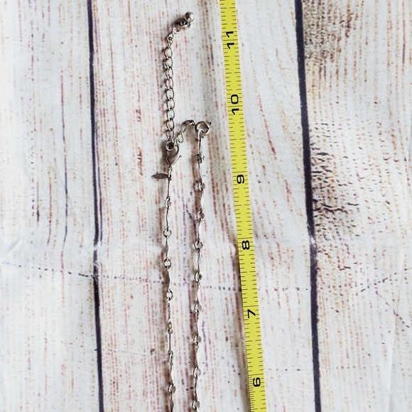 Vintage Avon NR Green Moonglow Glass Beads Silver Tone Necklace - Picture 5 of 8